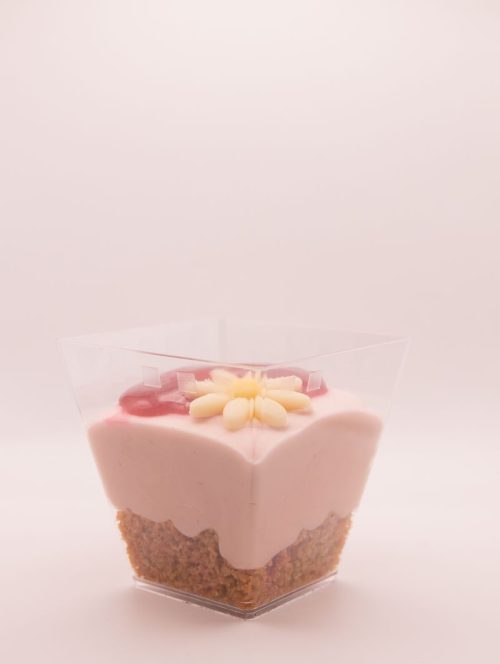 Ostekake m/Bringebær  i beger